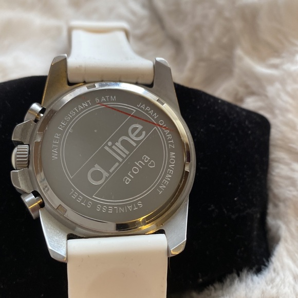 NWT ** Ladies a_line watch - Picture 4 of 8